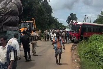 Bus crashes into lorry!