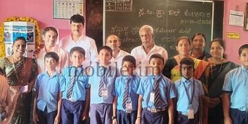 Kageri's Birthday Ananthamurthy Gives Water to Children to Drink