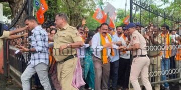 Karwar BJP members furious with the DC!
