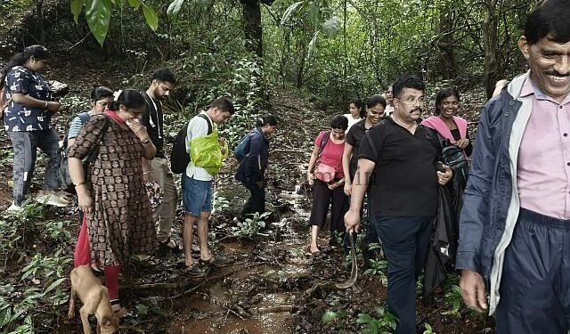 Karwar Lawyers march towards the forest!