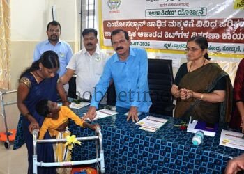 Kumta Distribution of assistive devices to the differently-abled
