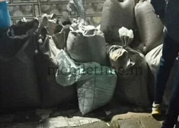 Sirsi Abdullah pilfers from the Anna Bhagya scheme!