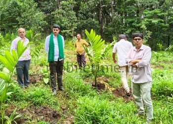 Ananthamurthy stands behind the encroachers!