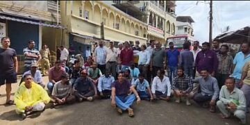 Dandeli Public outcry over dilapidated roads Repair work begins immediately after protest!