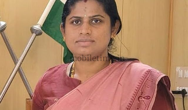 KAS officer Kavyarani had her hand out for others' money!