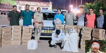 Karwar Illicit couple transporting arrack!