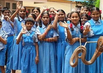 Karwar Innocent children get a glimpse of a real cobra!