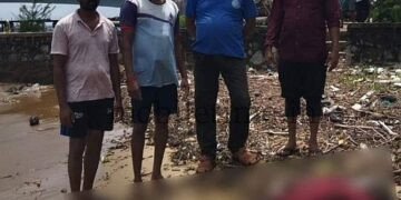 Karwar Son meets with accident Parents commit suicide!