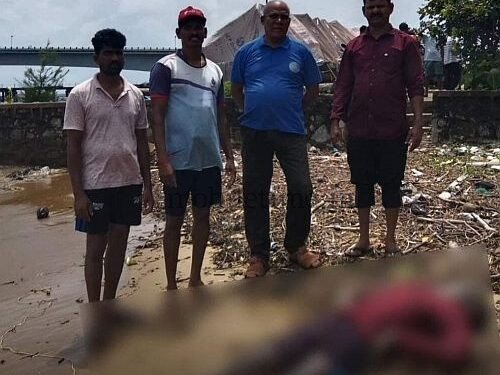 Karwar Son meets with accident Parents commit suicide!