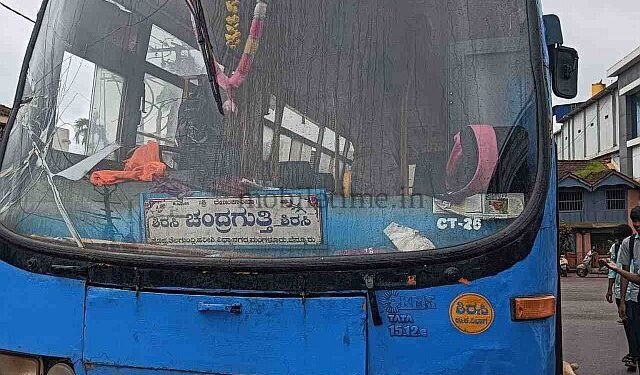 Sirsi Government bus faces a dangerous situation!