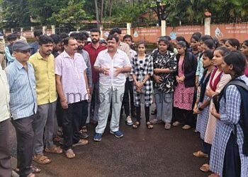 Sirsi Students protest against bus issues Outrage and dissatisfaction directed at officials!