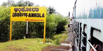 Yellapur Train goes off track!