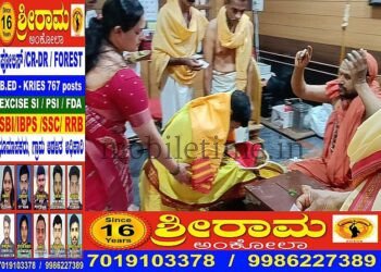 Sonda Sri blesses the activist.