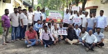 Haliyal Government fails to pay for work done Contractors express outrage!