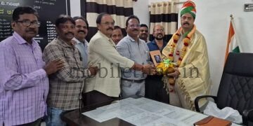 Karwar 'Janashakti Vedike' honors pro-people official