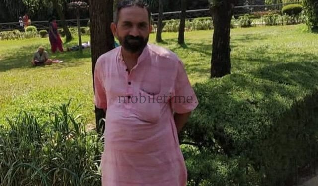 Sirsi Bike Collides with Bolero Father Dies Daughter Injured!
